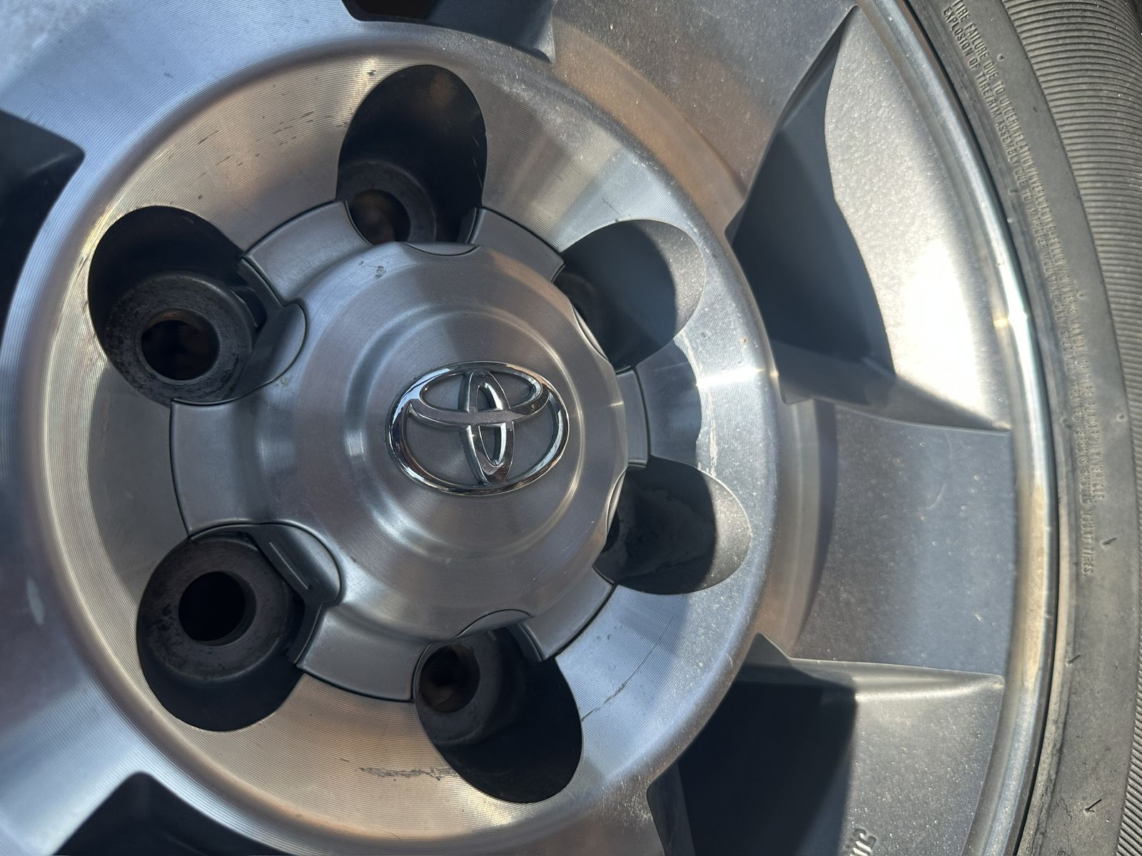 Toyota 6 logs wheels and tire