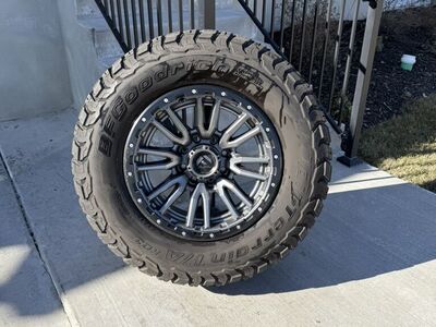 Dodge ram 3500 Chevy Rims and Tires 37/12.50R20