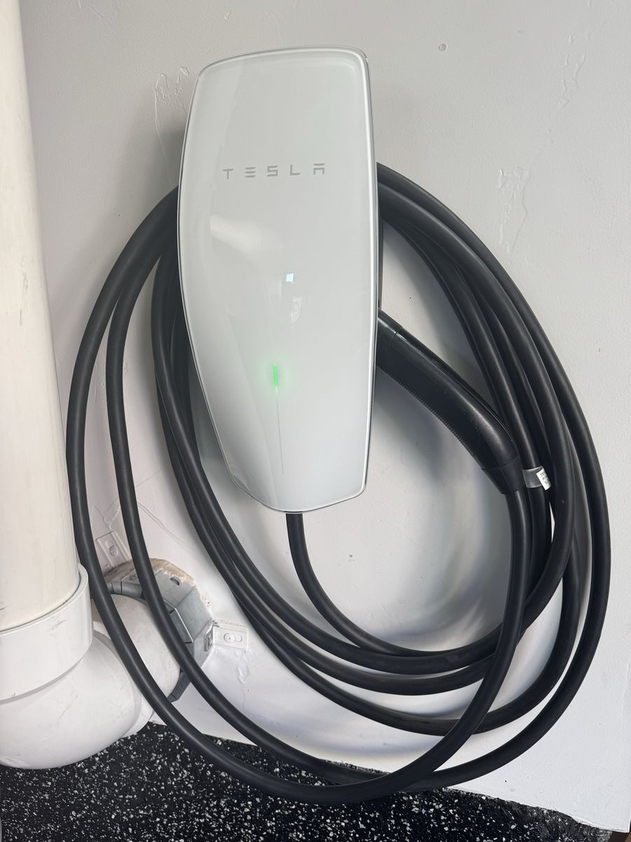 Tesla Wall Connector