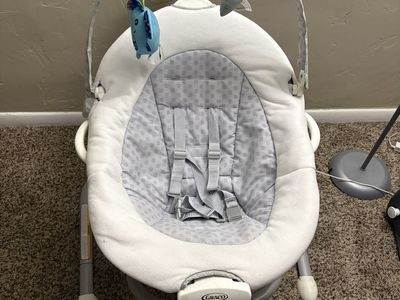 Graco Soothe n Sway- Swing with Portable Bouncer