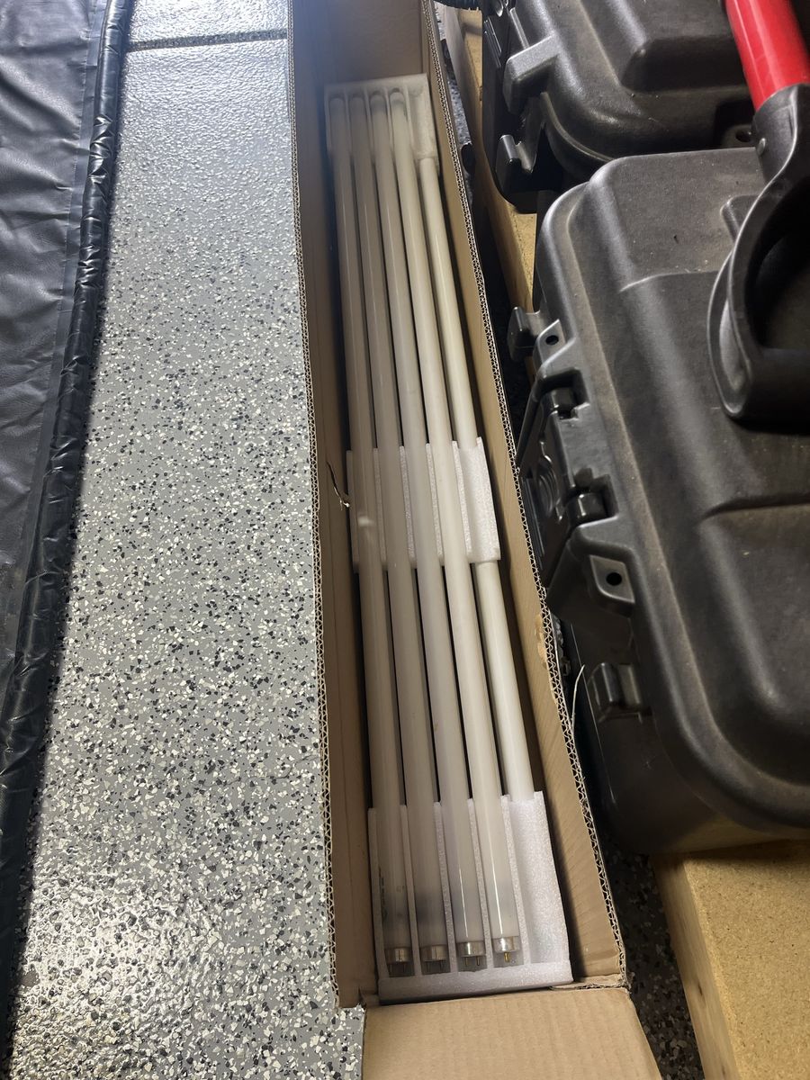Free 30pcs T8 Fluorescent Light Tubes