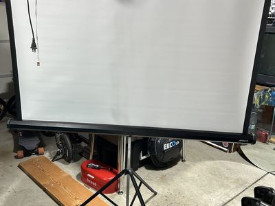 Projector screen