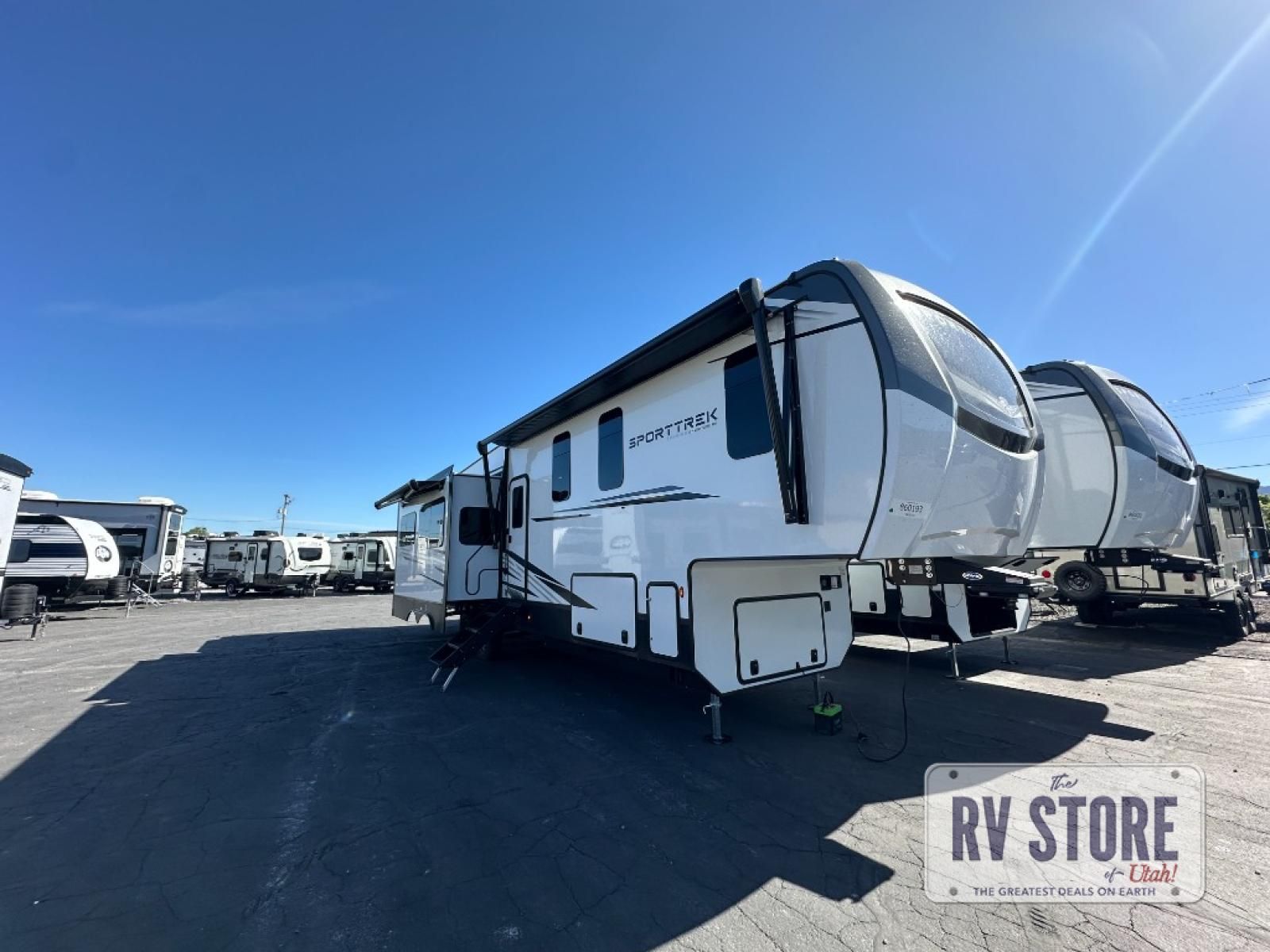 2026 Venture RV SportTrek Touring Edition STTF354VBH Fifth Wheel Bath and a Half|Bunkhouse|Front Bedroom|Kitchen Island|Outdoor