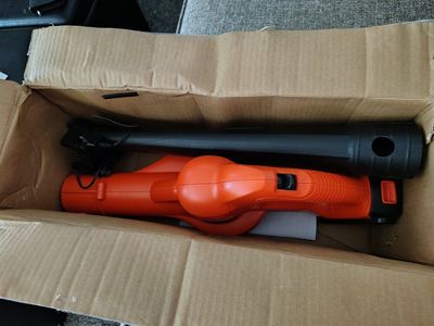 New black &decker cordless leaf blower