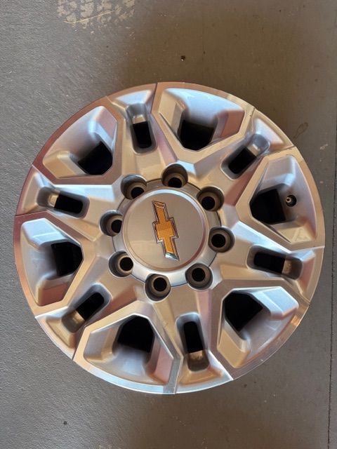 2024 3500 HD Chevrolet wheels 18"