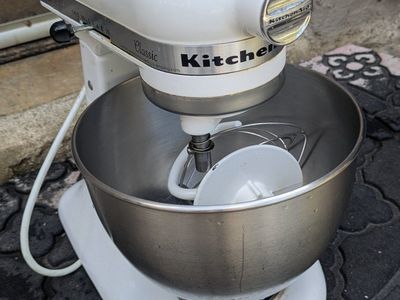 KitchenAid Classic 250W Stand Mixer White with Bowl and Attachments
