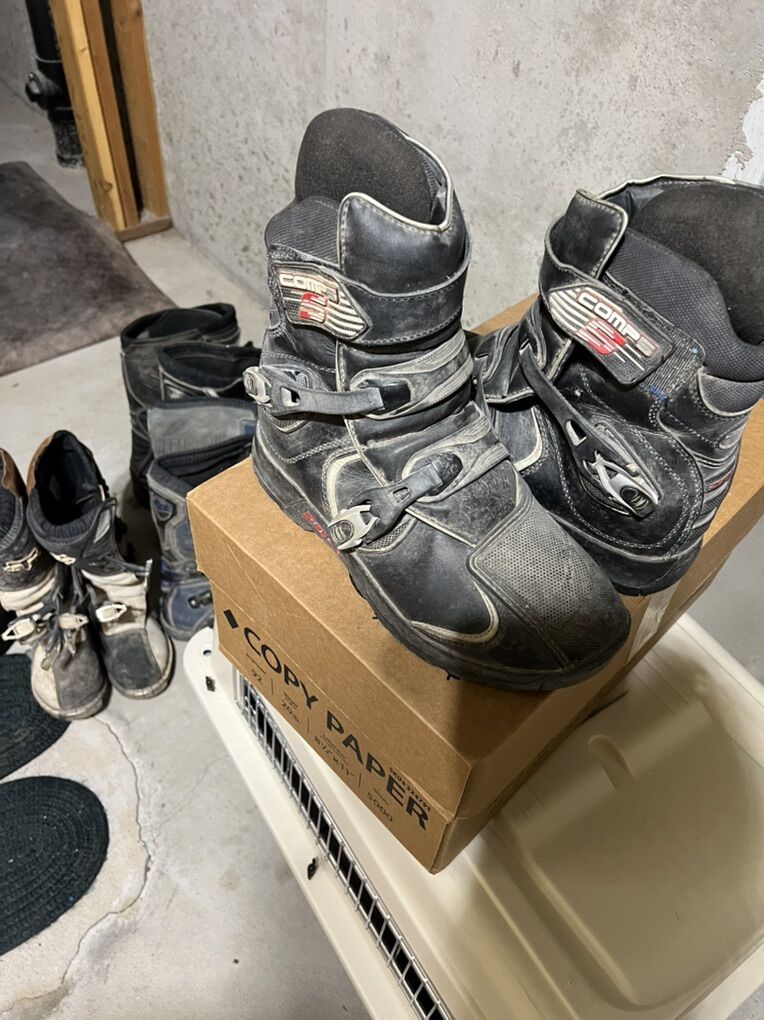 Dirt Bike Riding Boots (4 Pairs)