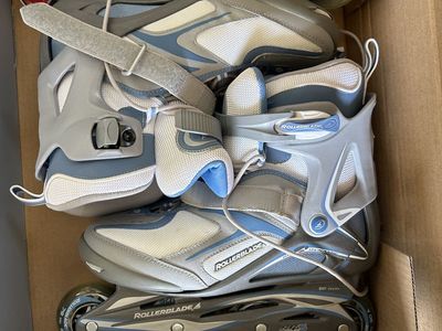 ROLLERBLADE INLINE SKATES