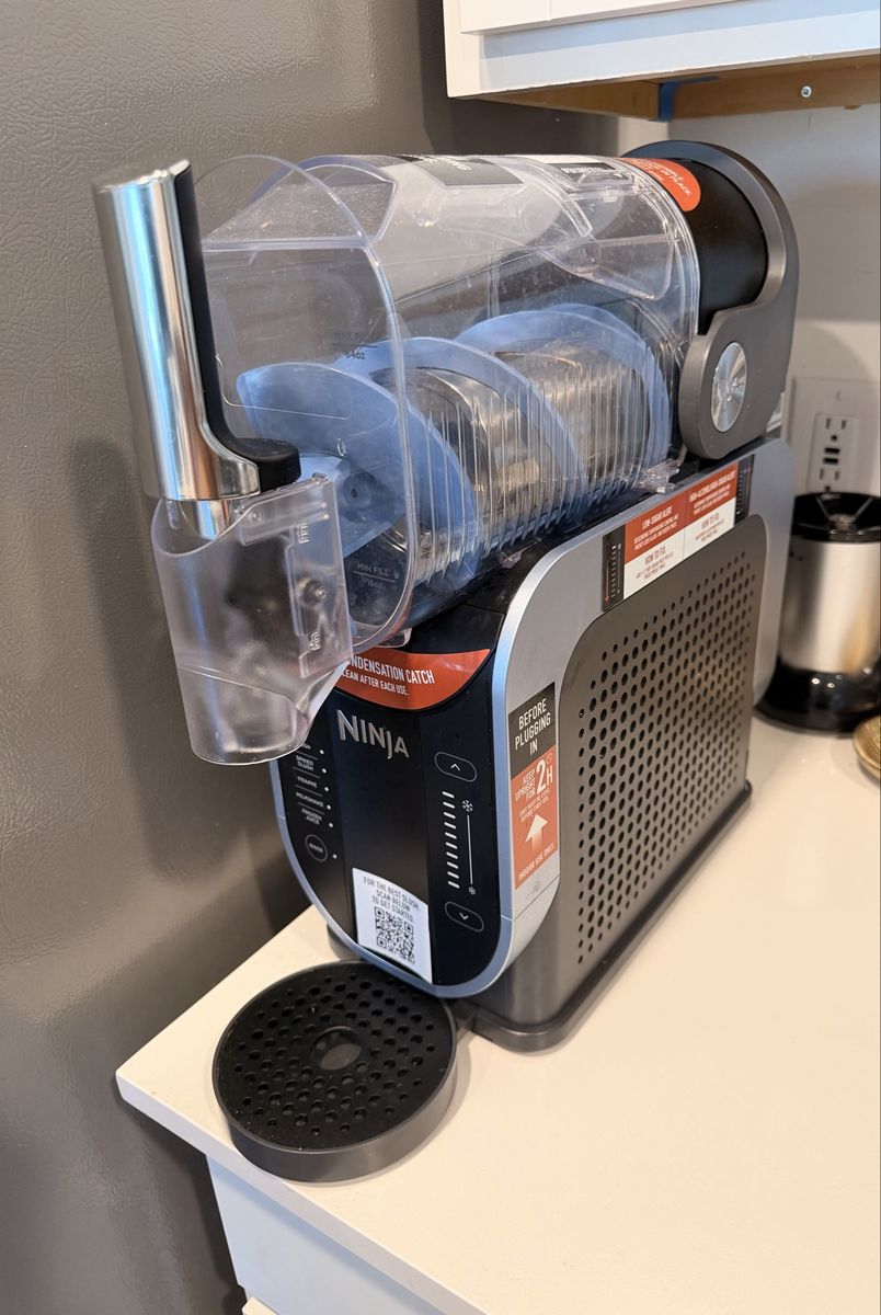 Ninja CREAMi SLUSHI Machine - Original Viral Frozen Drink Maker, 5 Presets
