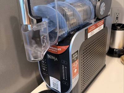 Ninja CREAMi SLUSHI Machine - Original Viral Frozen Drink Maker, 5 Presets