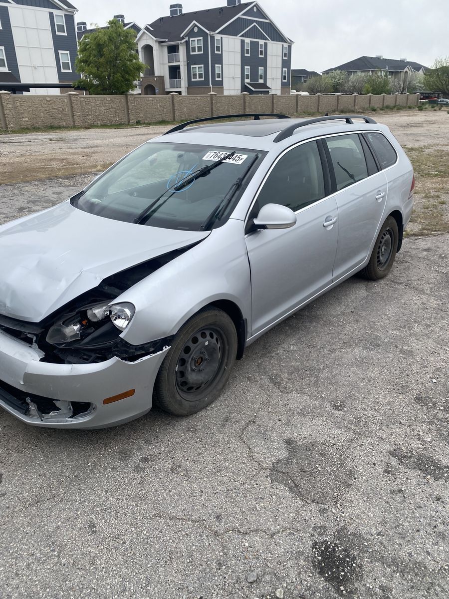 2014 Volkswagen VW Jetta Sportwagon TDI  PARTING OUT