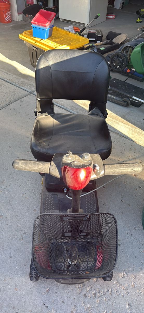Pride Mobility Go-Go Elite Traveller 3-Wheel Compact Travel Scooter with Basket