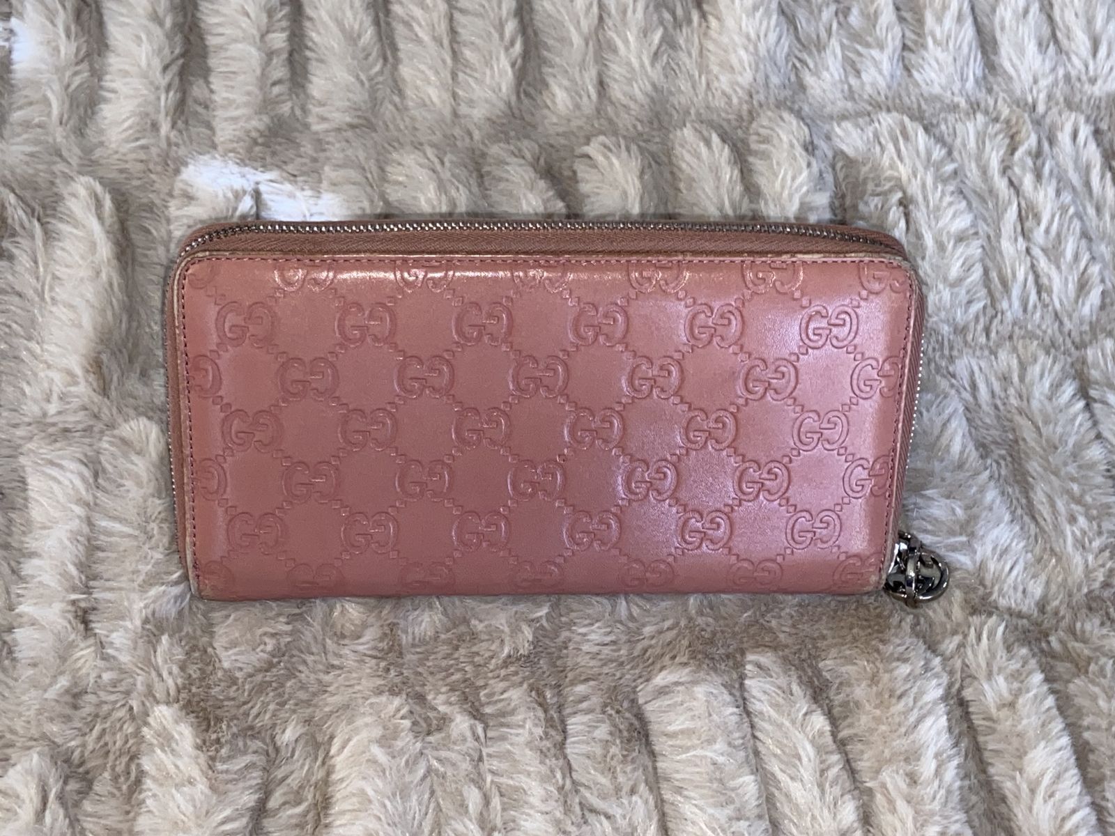 Gucci Pink Leather Zippy Wallet