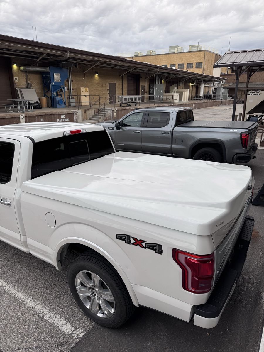 LEER Fiberglass Tonneau Cover – Ford F-150 6.5’ Bed
