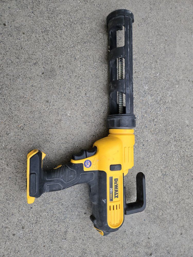 DEWALT DCE560 20V MAX Cordless Adhesive / Caulk Gun