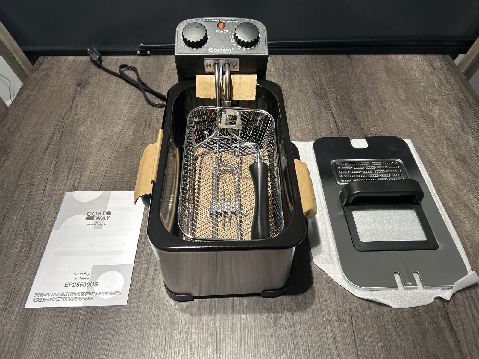 Costway Electric Deep Fryer Model EP25590US with Basket and Lid