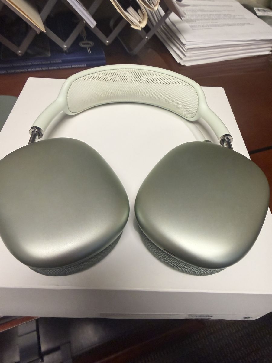 Airpods Max Green - Lightning