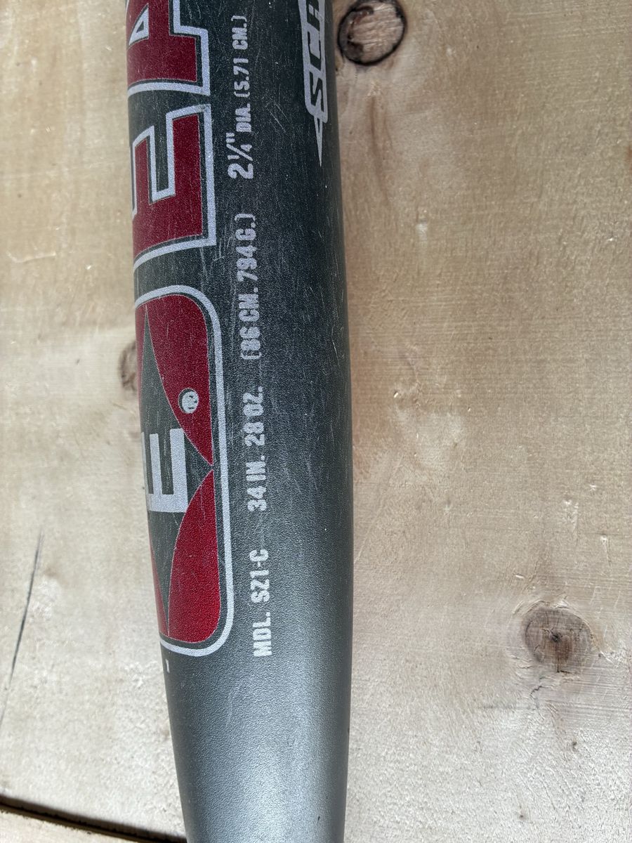 Easton S500 Slowpitch Softball Bat 34in 28oz 2 1/4" Barrel MDL. S21-C