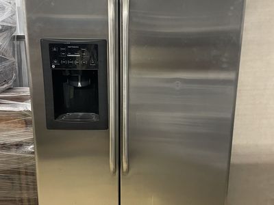 Stainless steel refrigerator (full-size)