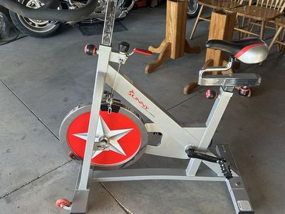 Sunny Health & Fitness SF-B1002 Spin Bike Exercise Bike