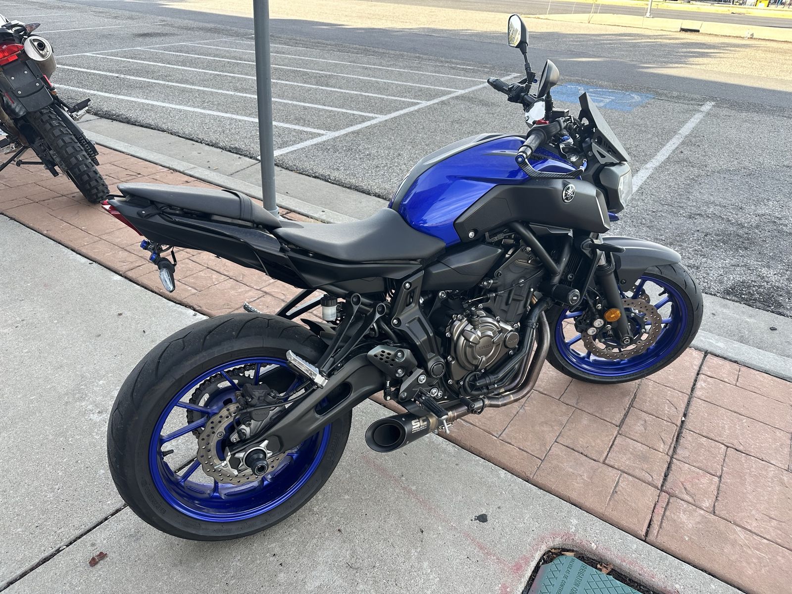 2018 Yamaha FZ-07 / MT-07 Naked Motorcycle - Blue with SC-Project Exhaust