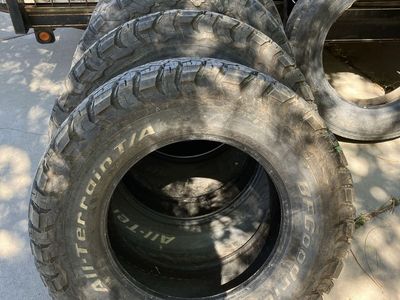 Set of four bfg all terrain t/a tires lt 275/70/18