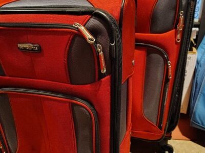 Samsonite Luggage Set Red Roller 4-wheels