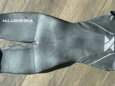 Xterra Vendetta Wetsuit – Women’s Small (WS)