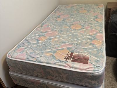 Twin Size Mattress and Box Spring Set - Ultra Rest Floral Pattern