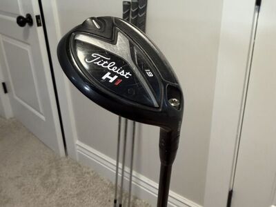 Titleist H1 818 19 Degree Hybrid