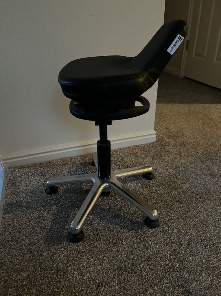 Qor360 Desk Chair