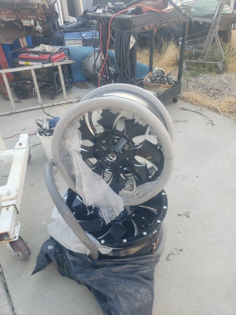 Main image 3