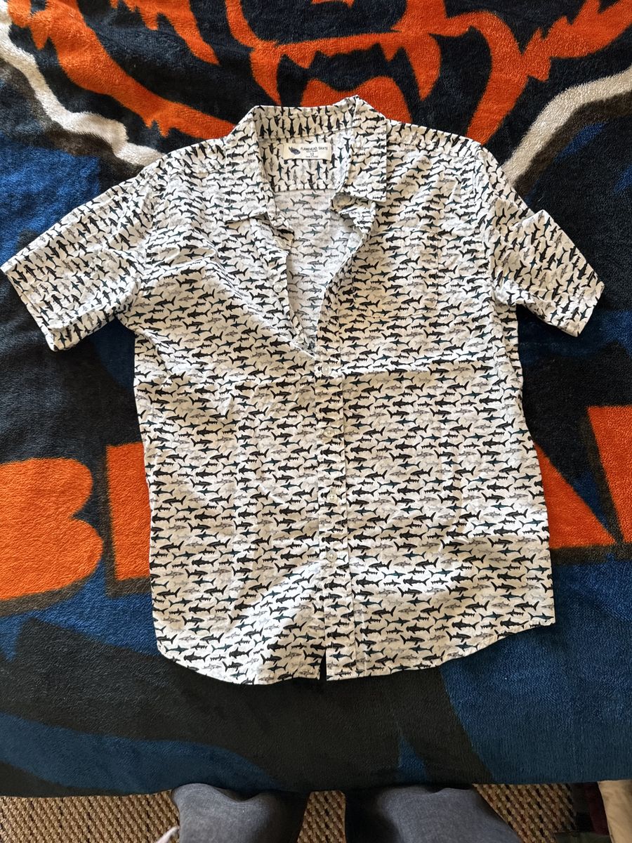 Flamingo Skate White & Black Shark Print Short Sleeve Button-Up Shirt - Men's Size 12, Cotton