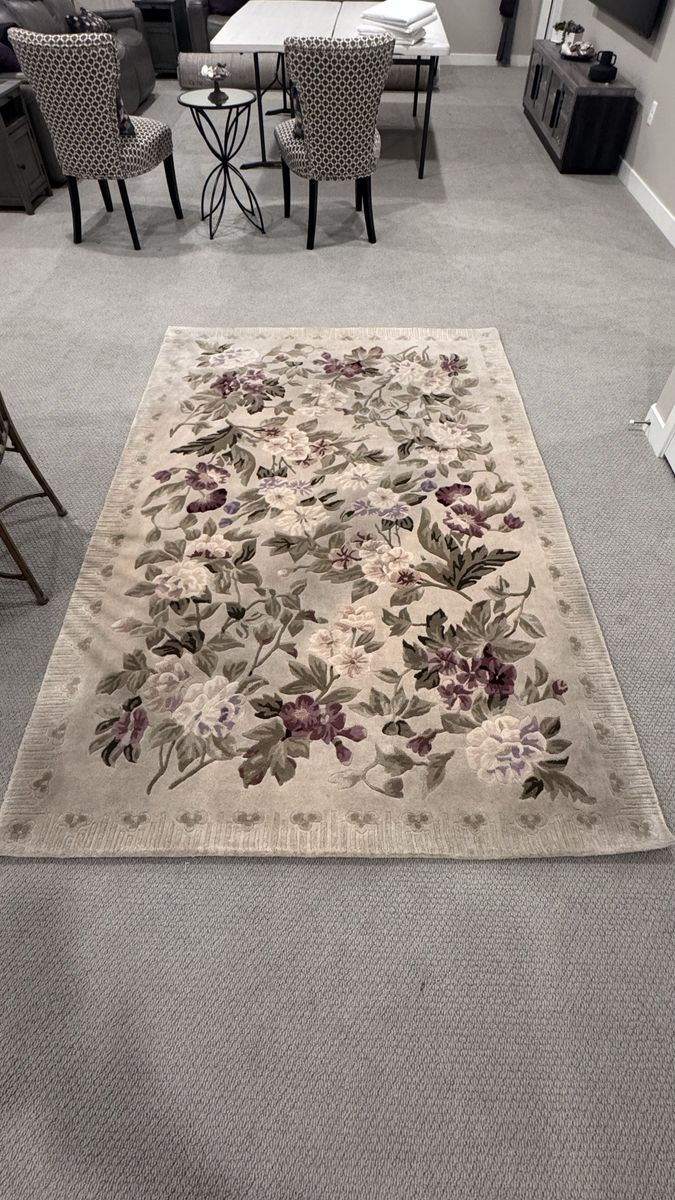 8'x5'3" Floral Area Rug