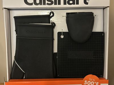 Cuisinart 6-Piece Silicone Kitchen Set - 2 Oven Mitts, 2 Mini Mitts, 2 Trivets - Heat Resistant 500°F