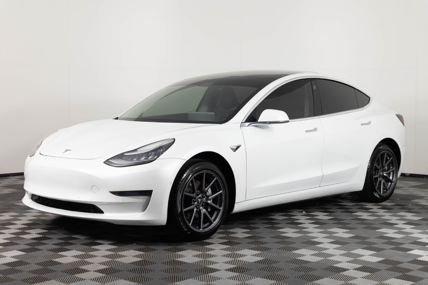 2020 Tesla Model 3 Standard Range Plus