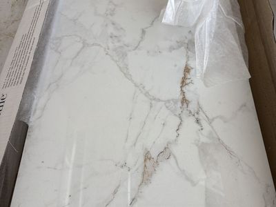 Glossy tile