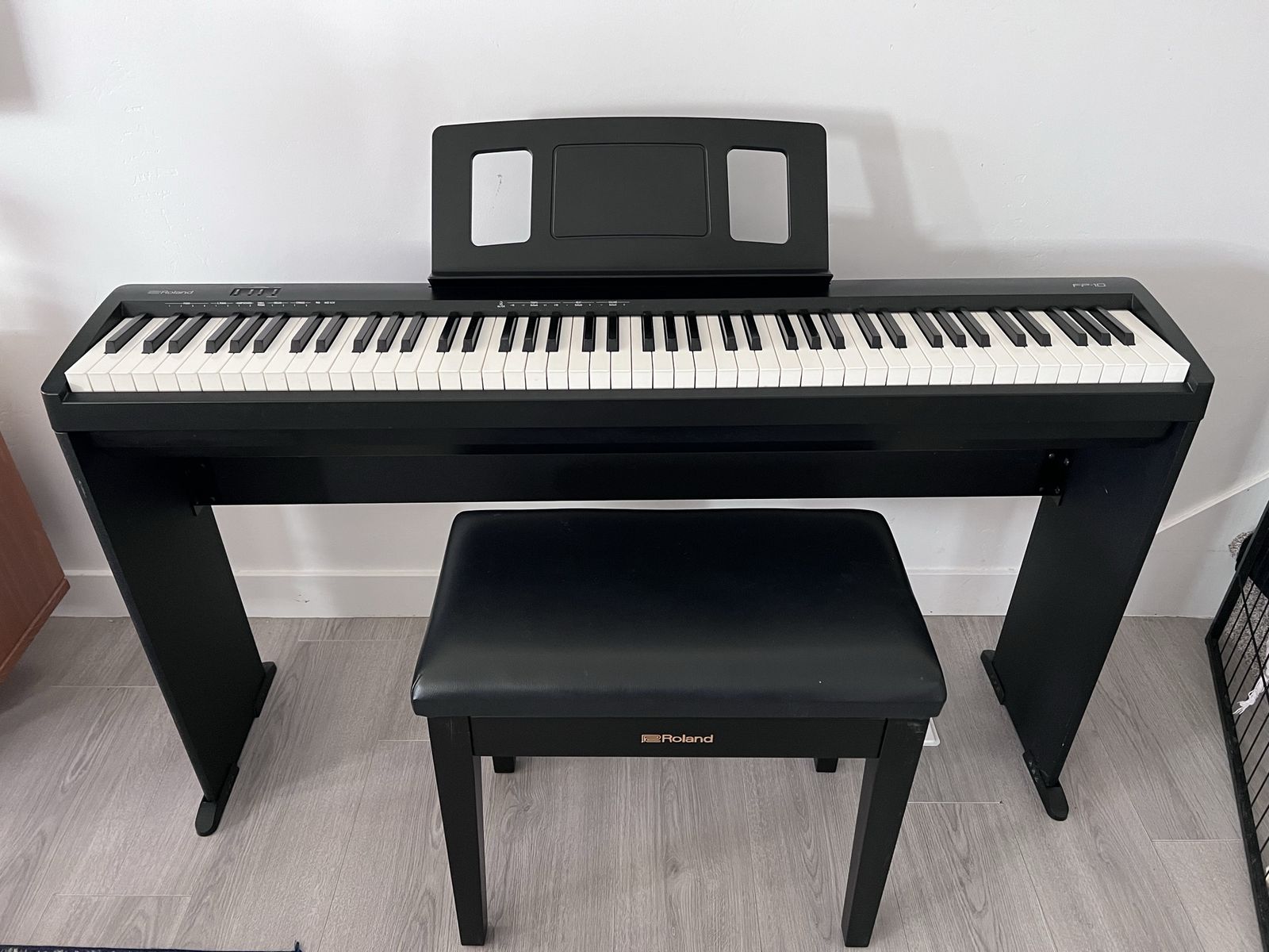 Roland FP-10 Digital Piano
