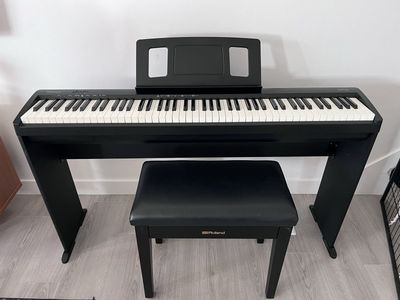 Roland FP-10 Digital Piano