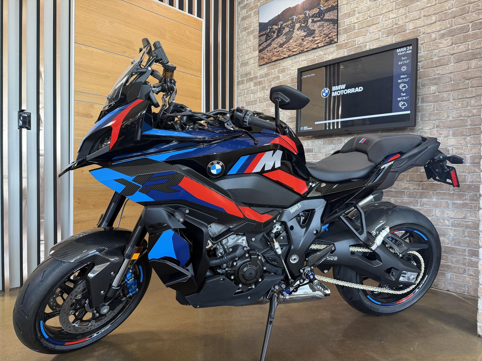 2026 BMW M 1000 XR