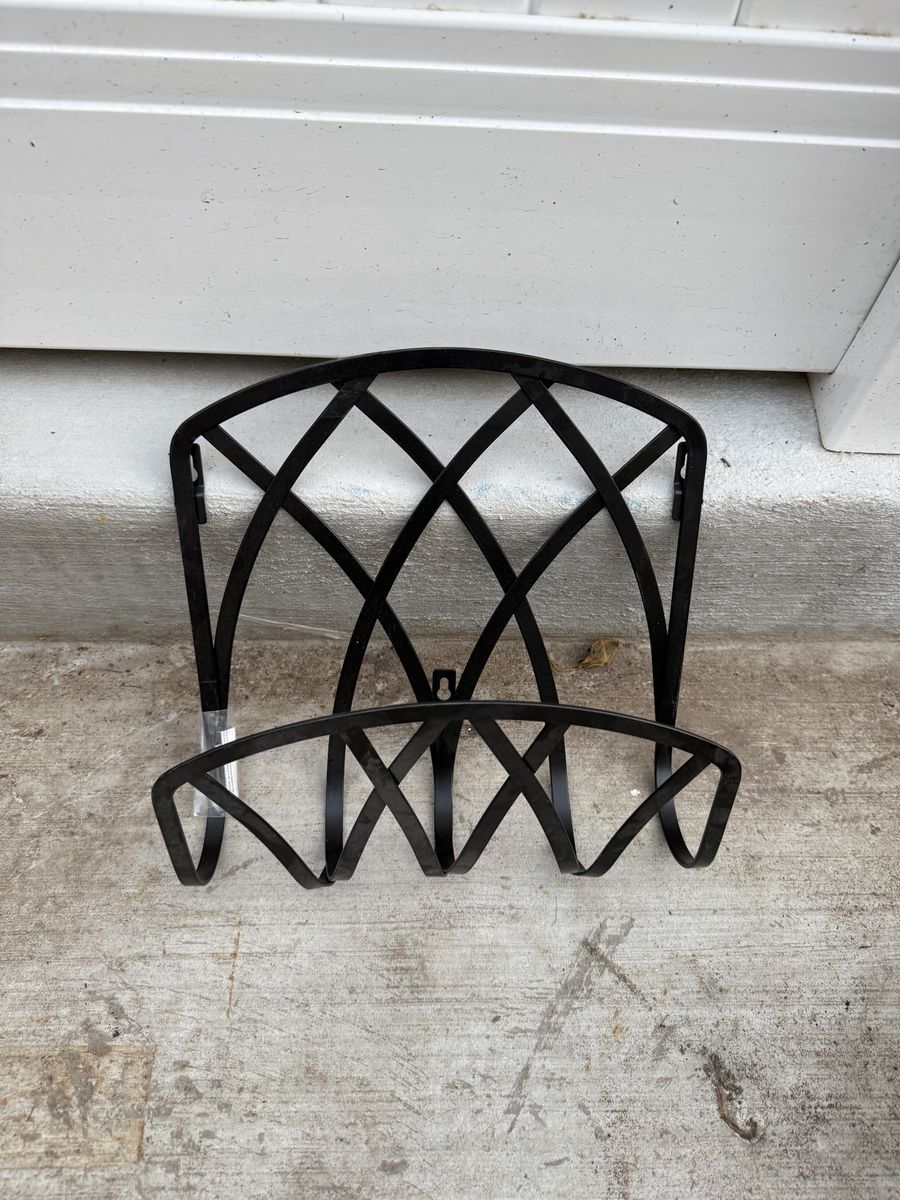 New  with tags Metal hose rack lattice design