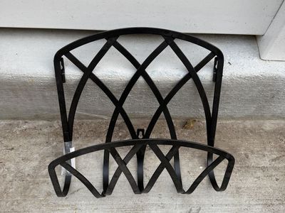 New with tags Metal hose rack lattice design