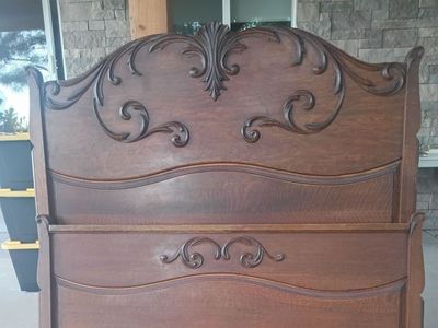Vintage Full-Size Wood Bed – $100