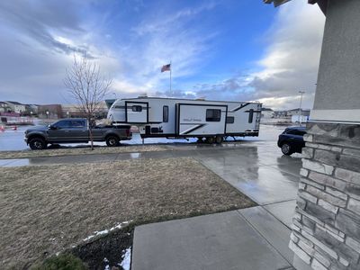 2020 Cherokee Wolf Pack 335pack13 Toy Hauler