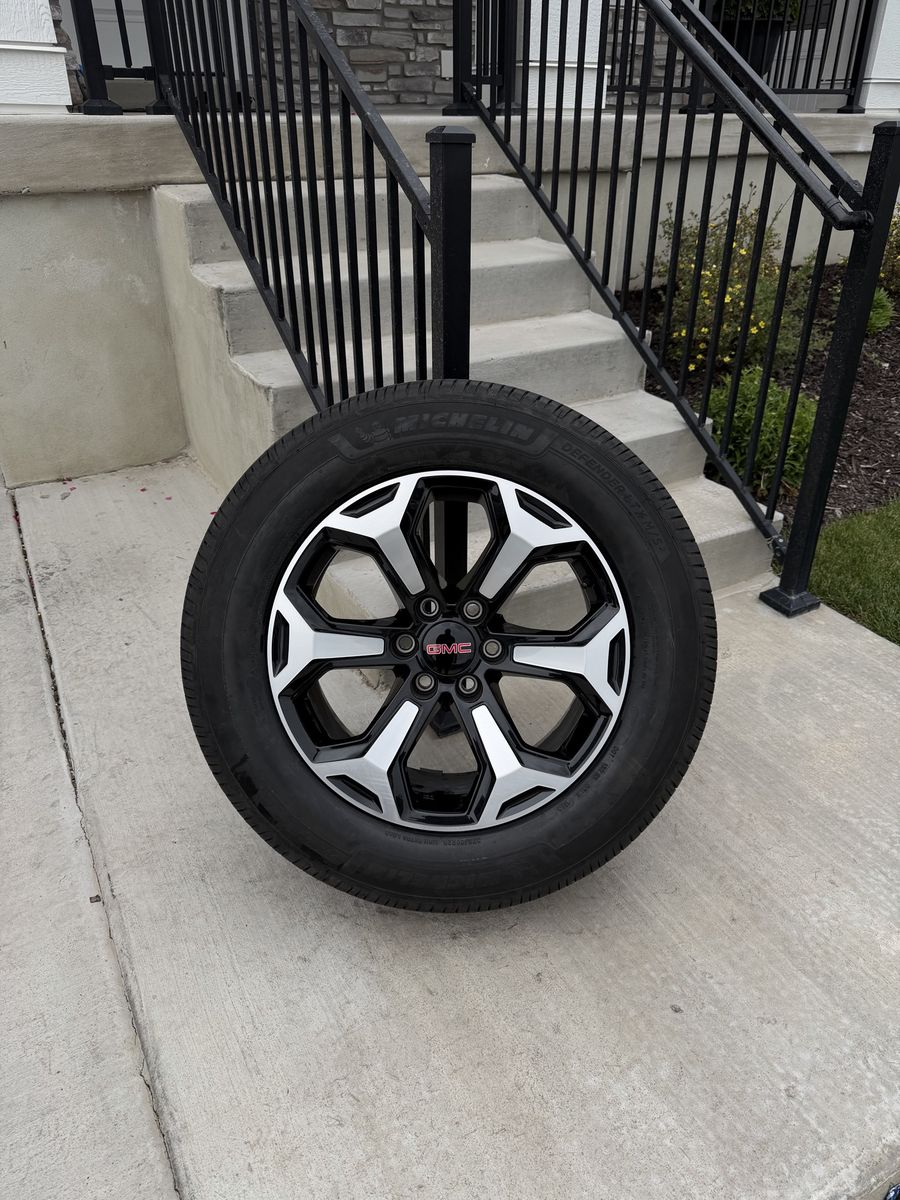GMC Yukon AT4 Sierra 1500 Rims and Tires 275/60R20 Michelin