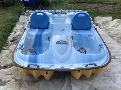 Pelican Paddel Boat