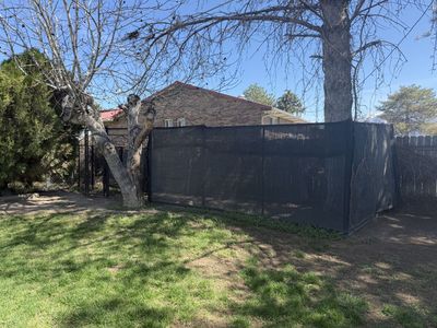 Priefert Dog Kennel 30’ x 10’ w/ Door Panel