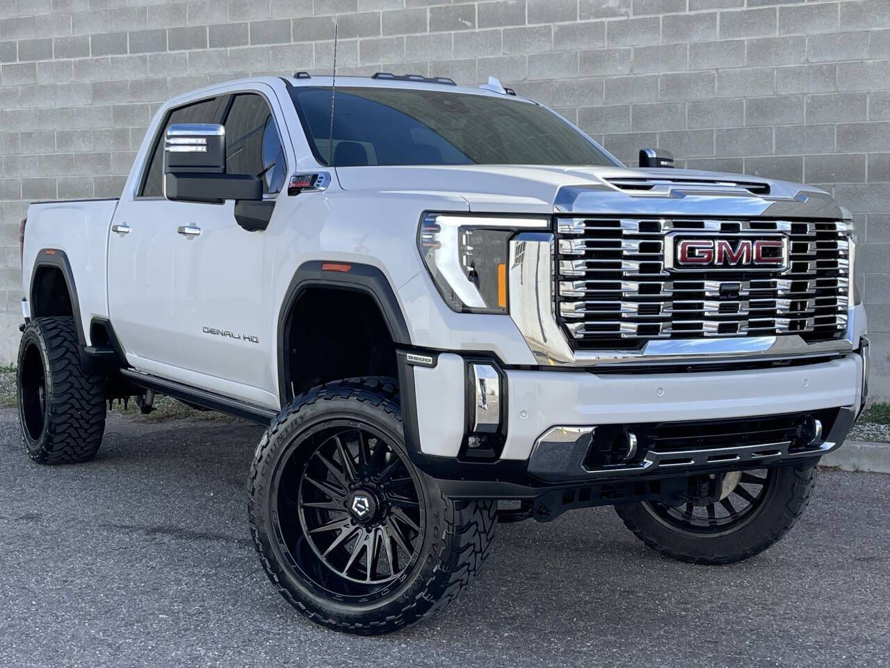 2024 GMC Sierra 3500HD Denali
