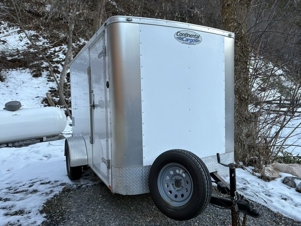 6x10 Enclosed Trailer