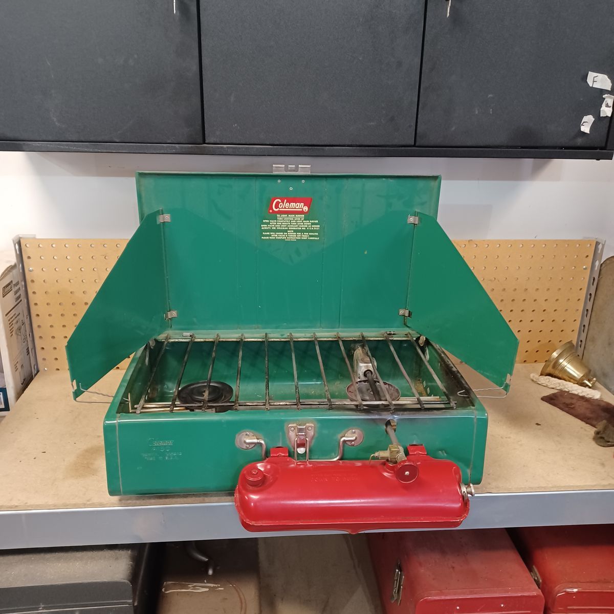 Vintage Coleman 413G stove